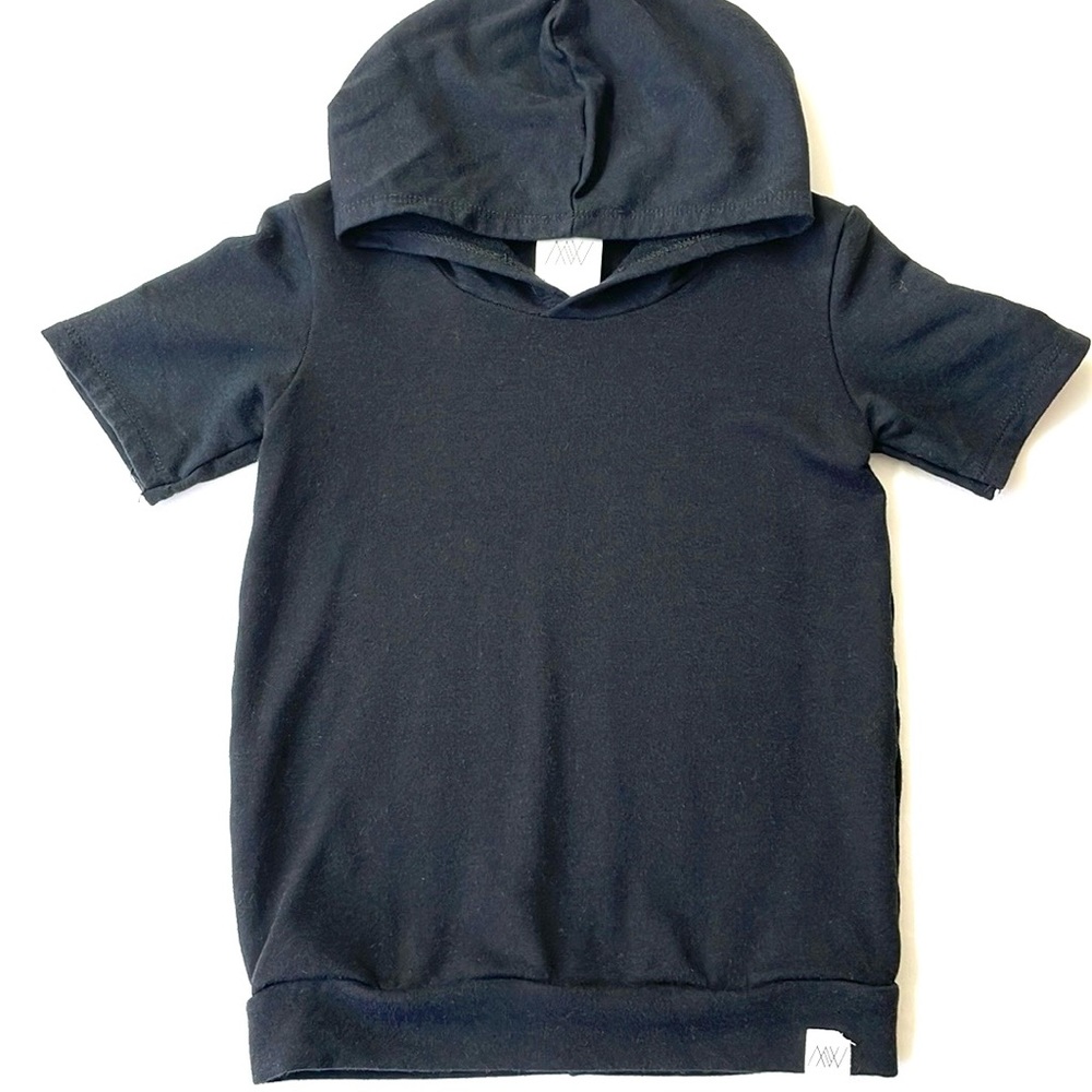 MW Toddler Black Hooded Short Sleeved Top, Size 3/4T